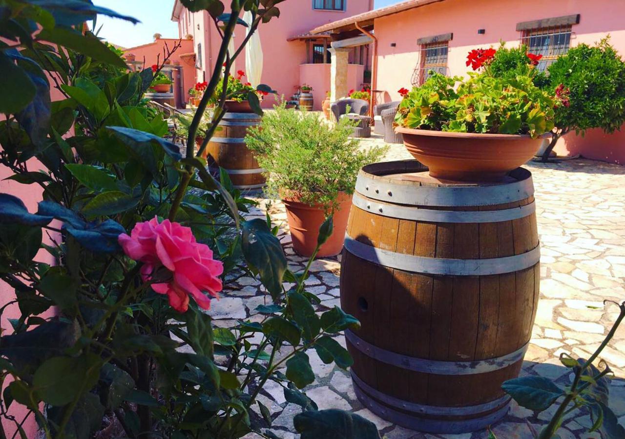 Casale La Rovere Montalto di Castro Luaran gambar